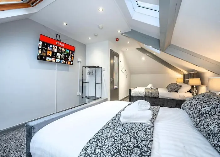 *F4Gh For Your Most Relaxed & Cosy Stay + Free Parking + Free Fast Wifi *