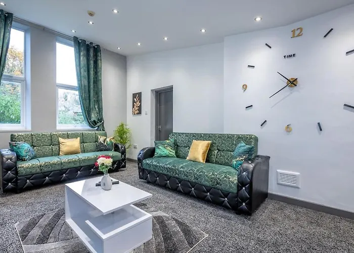 *F4Gh For Your Most Relaxed & Cosy Stay + Free Parking + Free Fast Wifi *
