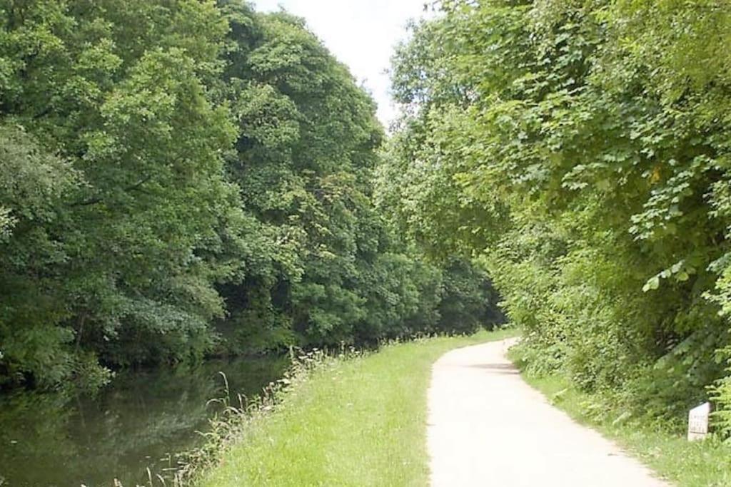 *f4gh For Your Relaxed & Cosy + Free Parking + Free Fast Wifi * Leeds (West Yorkshire)