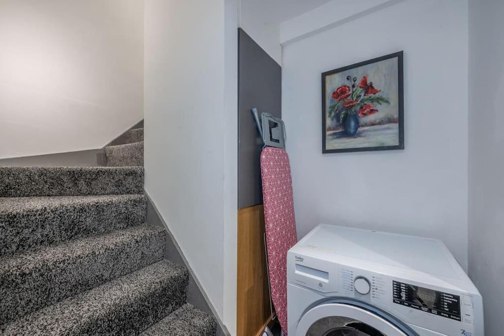 *f4gh For Your Relaxed & Cosy + Free Parking + Free Fast Wifi * Apartment