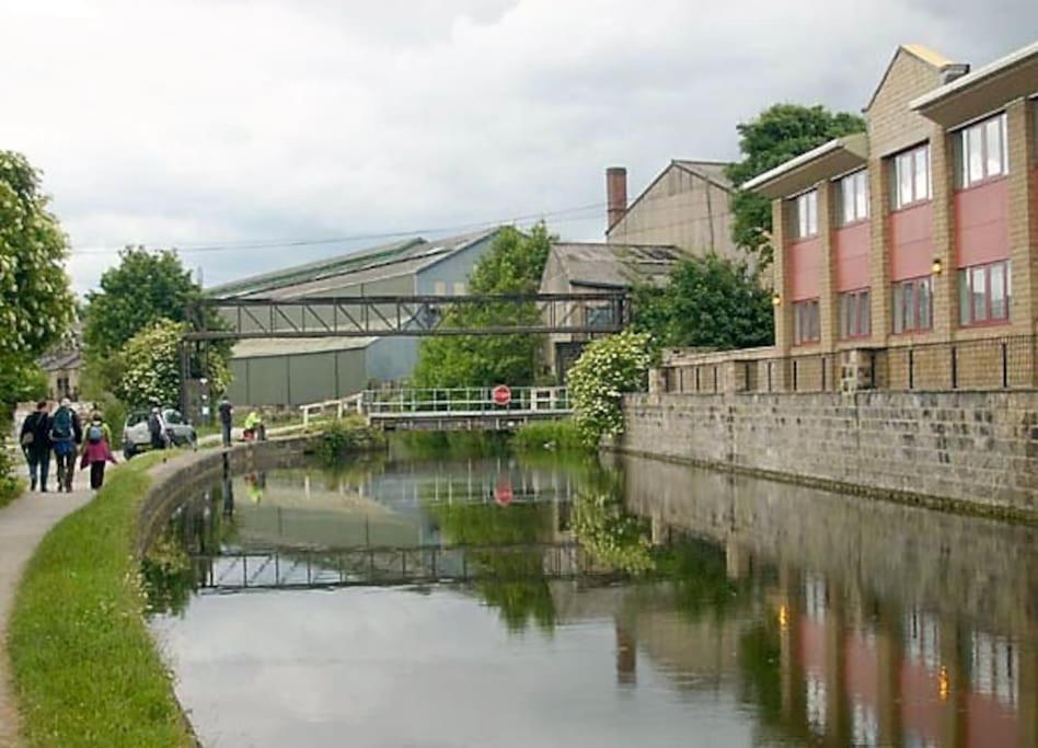 *f4gh For Your Relaxed & Cosy + Free Parking + Free Fast Wifi * Apartment Leeds (West Yorkshire)