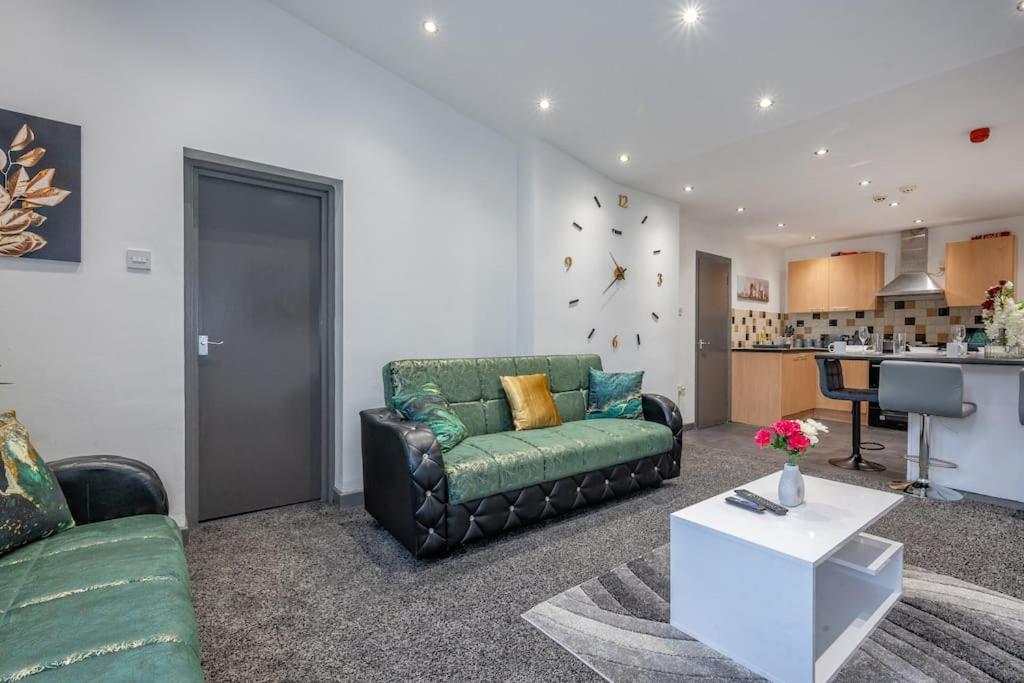 *f4gh For Your Relaxed & Cosy + Free Parking + Free Fast Wifi * *