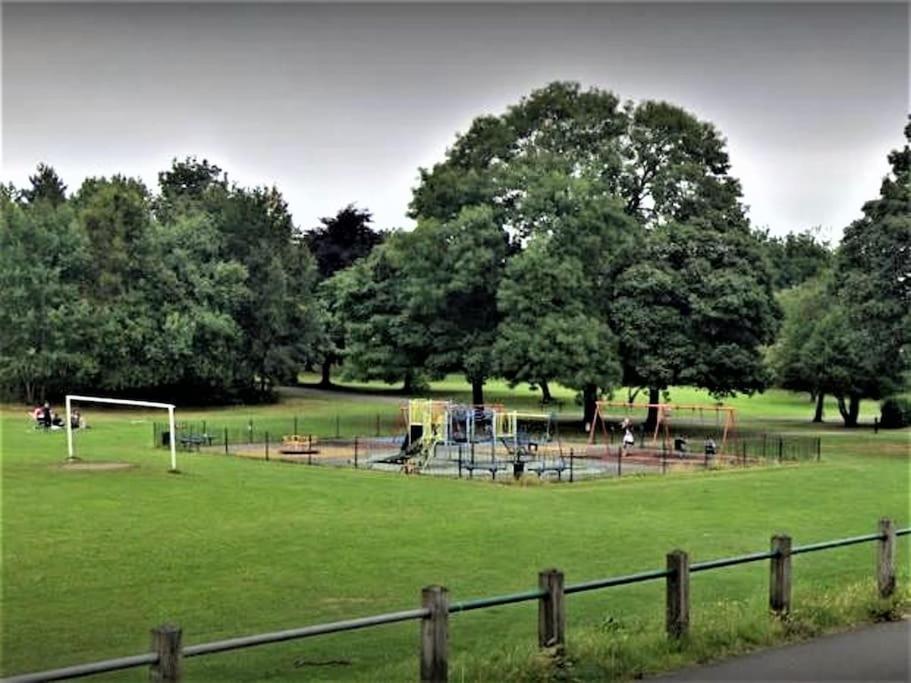 *f4gh For Your Relaxed & Cosy + Free Parking + Free Fast Wifi * Apartment *