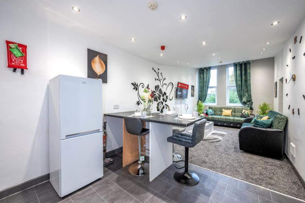 *f4gh For Your Relaxed & Cosy + Free Parking + Free Fast Wifi * * Leeds (West Yorkshire)