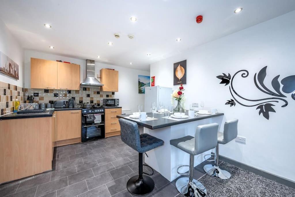 *f4gh For Your Relaxed & Cosy + Free Parking + Free Fast Wifi * Apartment Leeds (West Yorkshire)