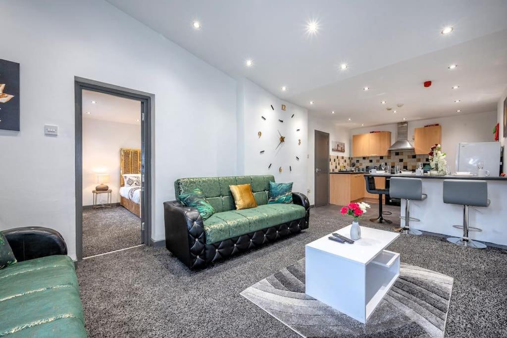 *f4gh For Your Relaxed & Cosy + Free Parking + Free Fast Wifi * Leeds (West Yorkshire)