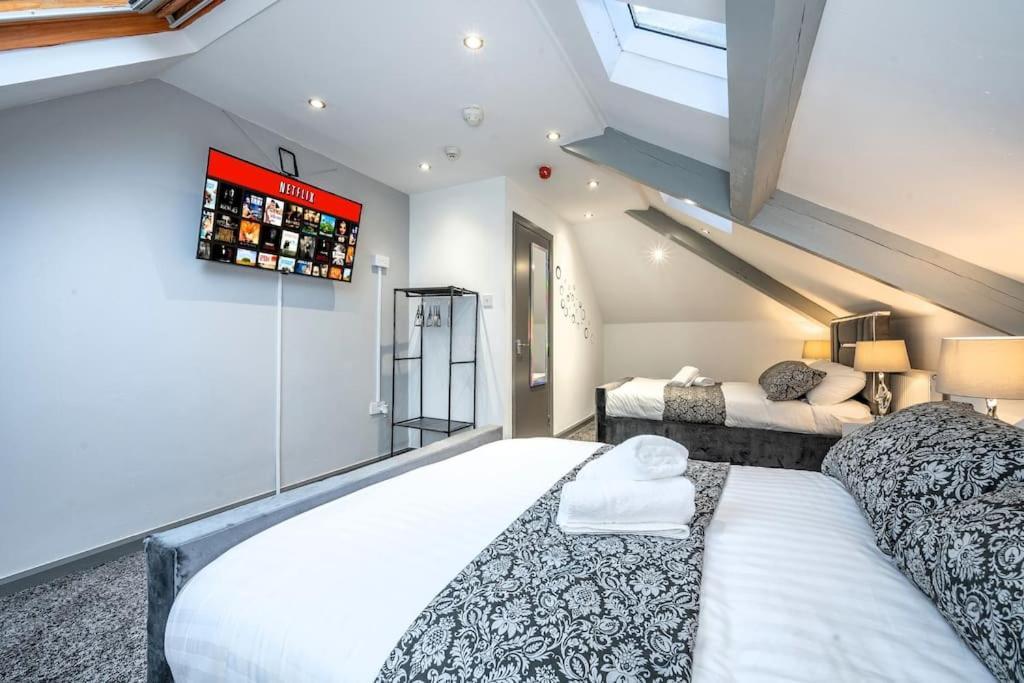 Apartment *f4gh For Your Relaxed & Cosy + Free Parking + Free Fast Wifi *