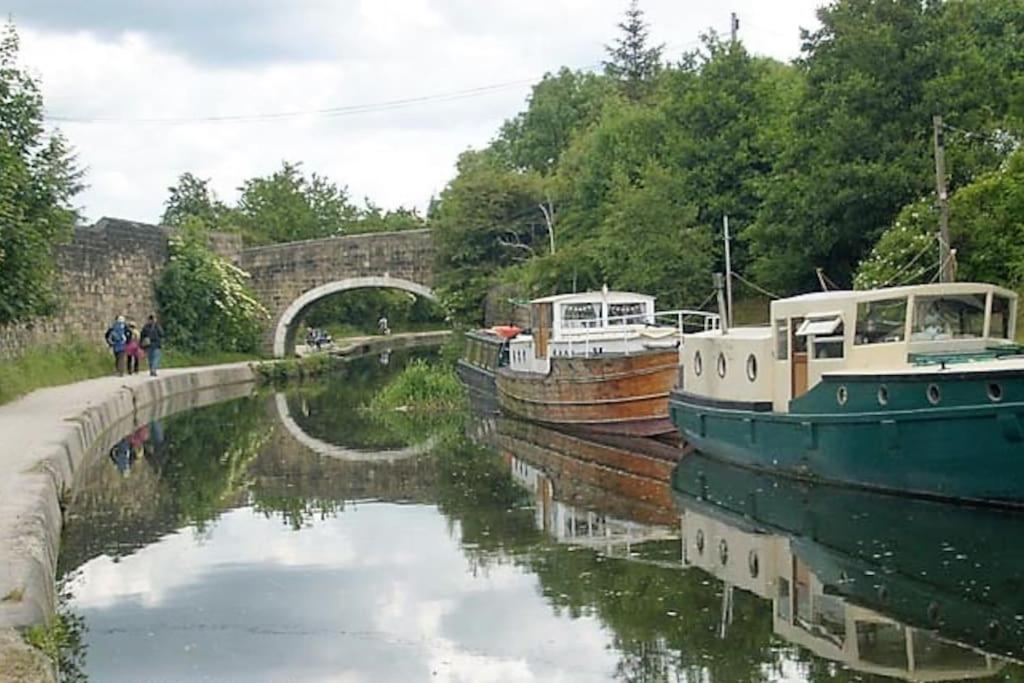 *f4gh For Your Relaxed & Cosy + Free Parking + Free Fast Wifi * Leeds (West Yorkshire)